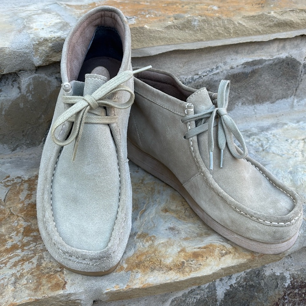 Clark Chukka boots, suede, tan, men’s size 9